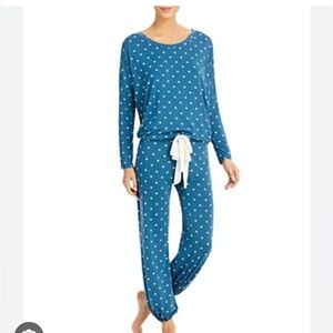 💙Eberjey💙 NWT M Slouchy Sleep Chic Pajamas in “Presents” Pattern/Cerulean/Bone.